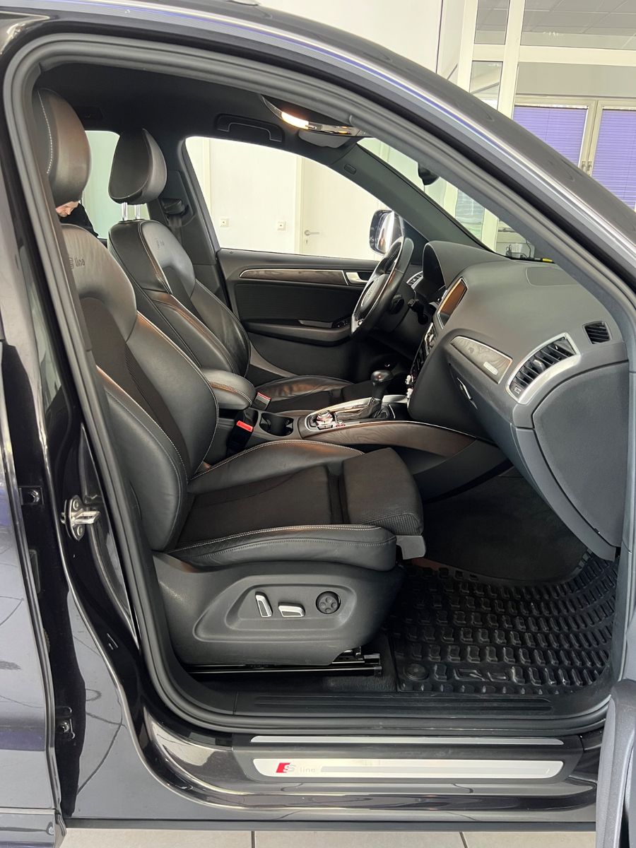 Fahrzeugabbildung Audi Q5 3.0 TDI  quattro S line Sport Plus