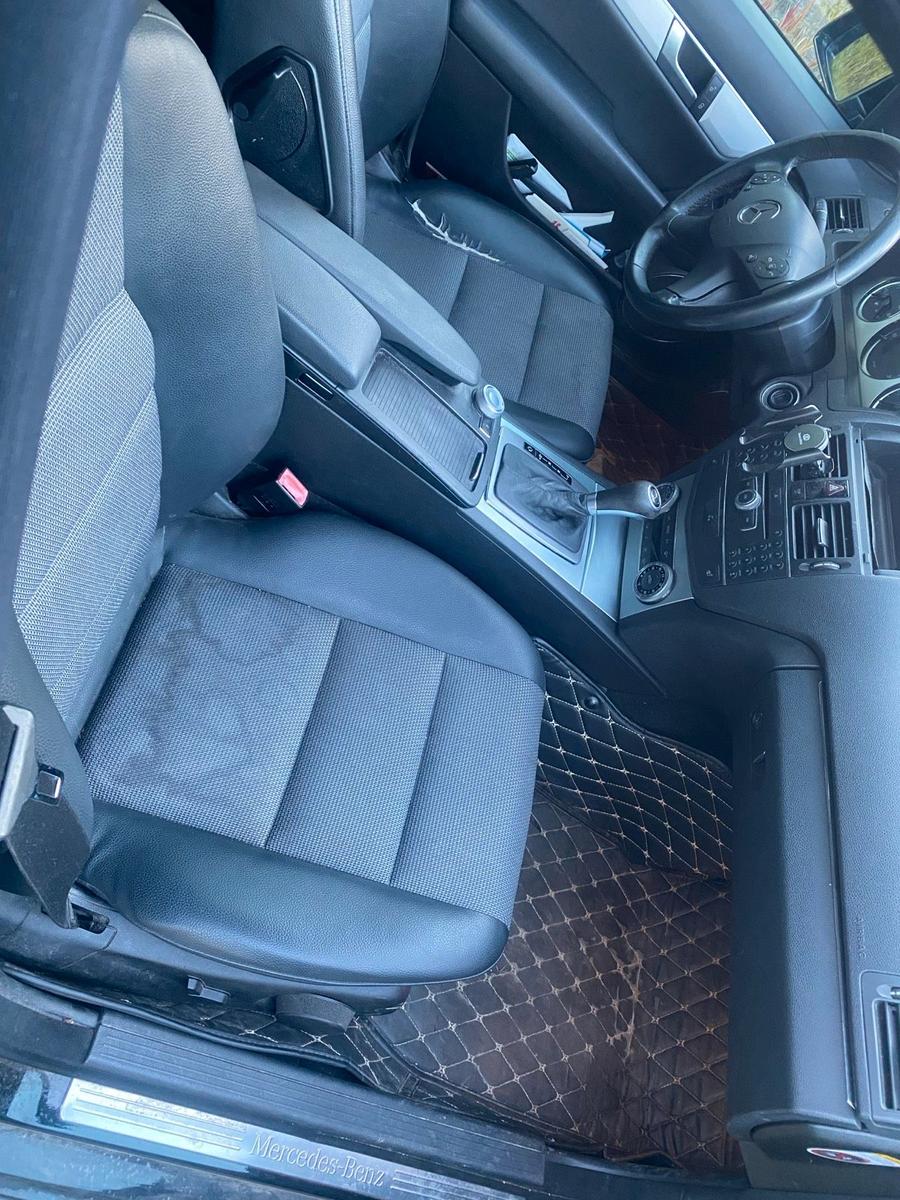 Mercedes-Benz C220 2009 — photo 11