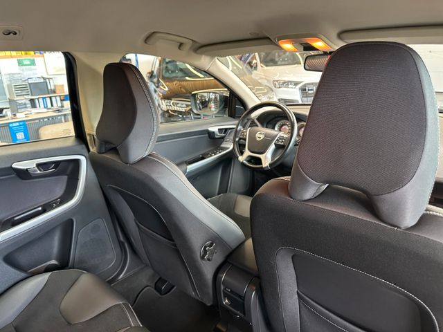Volvo XC60 Momentum AWD *Xenon*Leder*