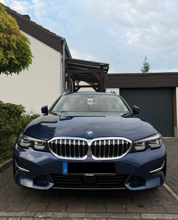 Image of BMW 320