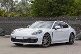 Porsche Panamera 4 -