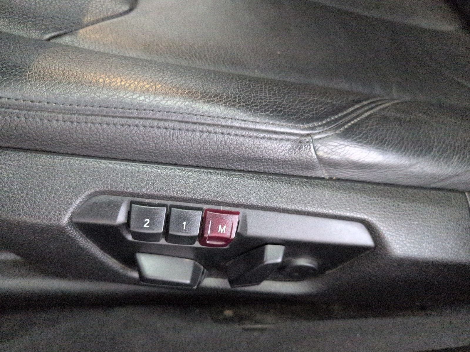 Fahrzeugabbildung BMW 320 d Touring xDrive * Leder * Bi- Xenon