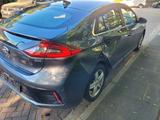 Hyundai IONIQ 1.6l GDi HYBRID Style Style - Hyundai Unfallwagen