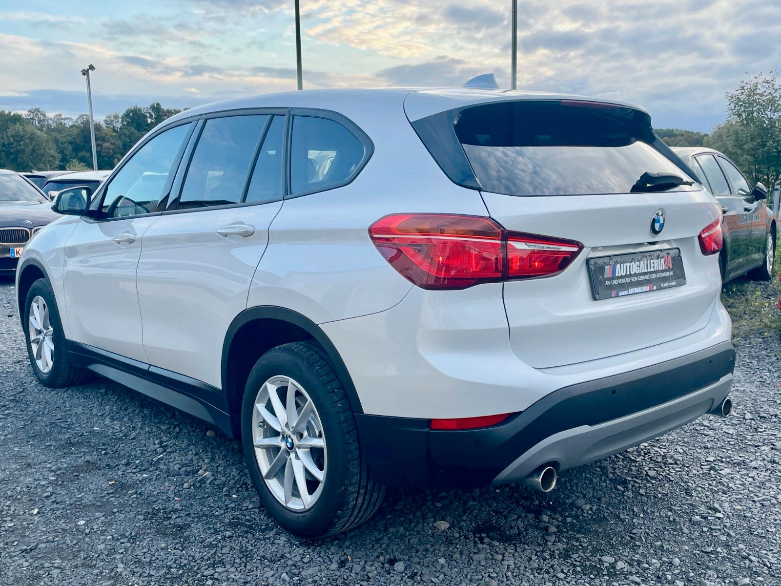 Fahrzeugabbildung BMW X1 xDrive20d Aut. Navi Kamera Lenkradhzg SPORTLE