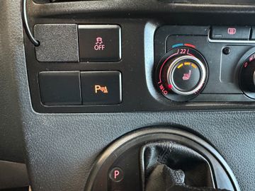 MYAUTOCENTER – Gebraucht- und Jahreswagen mit Werkstattservice in Pfaffenhofen Volkswagen T5 Transporter Kasten *AHK*SitzHZ*StandHZ*Klima*
