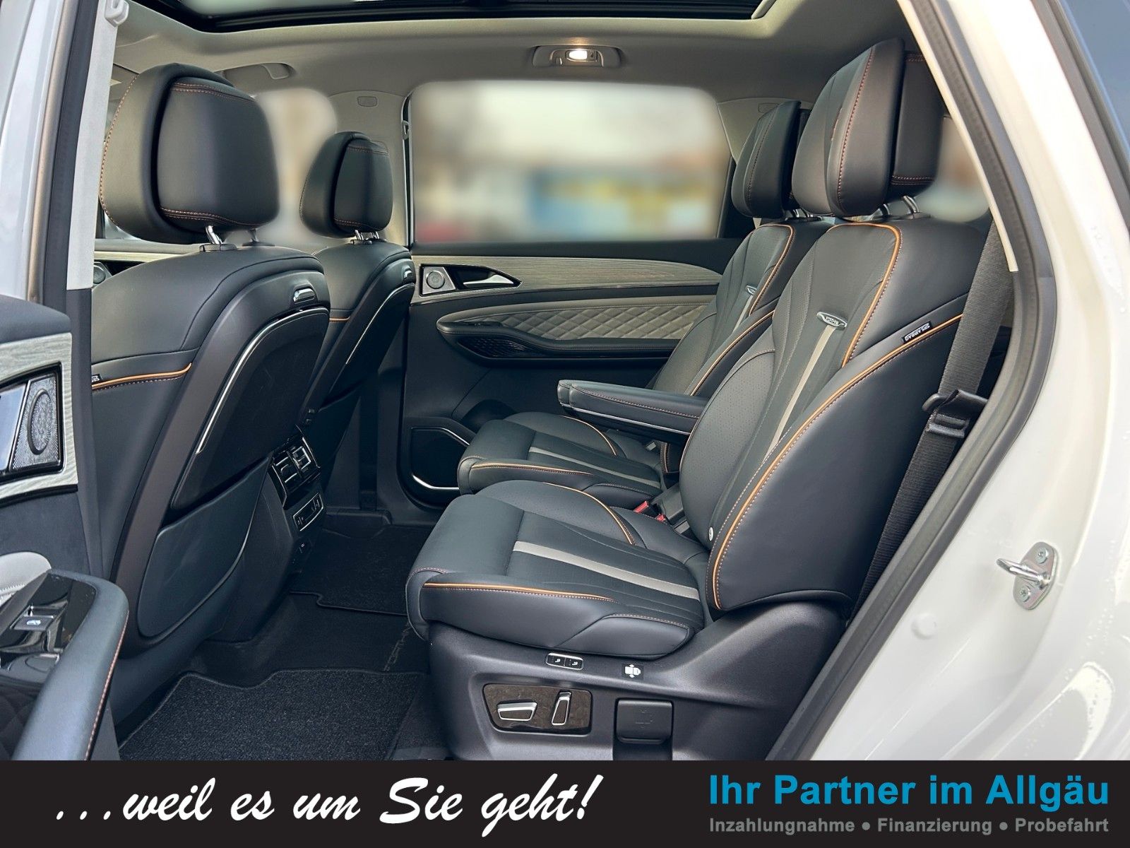 Fahrzeugabbildung DFSK FORTHING 4U 7SITZ 1.5T AT NOBLE AHK PANO