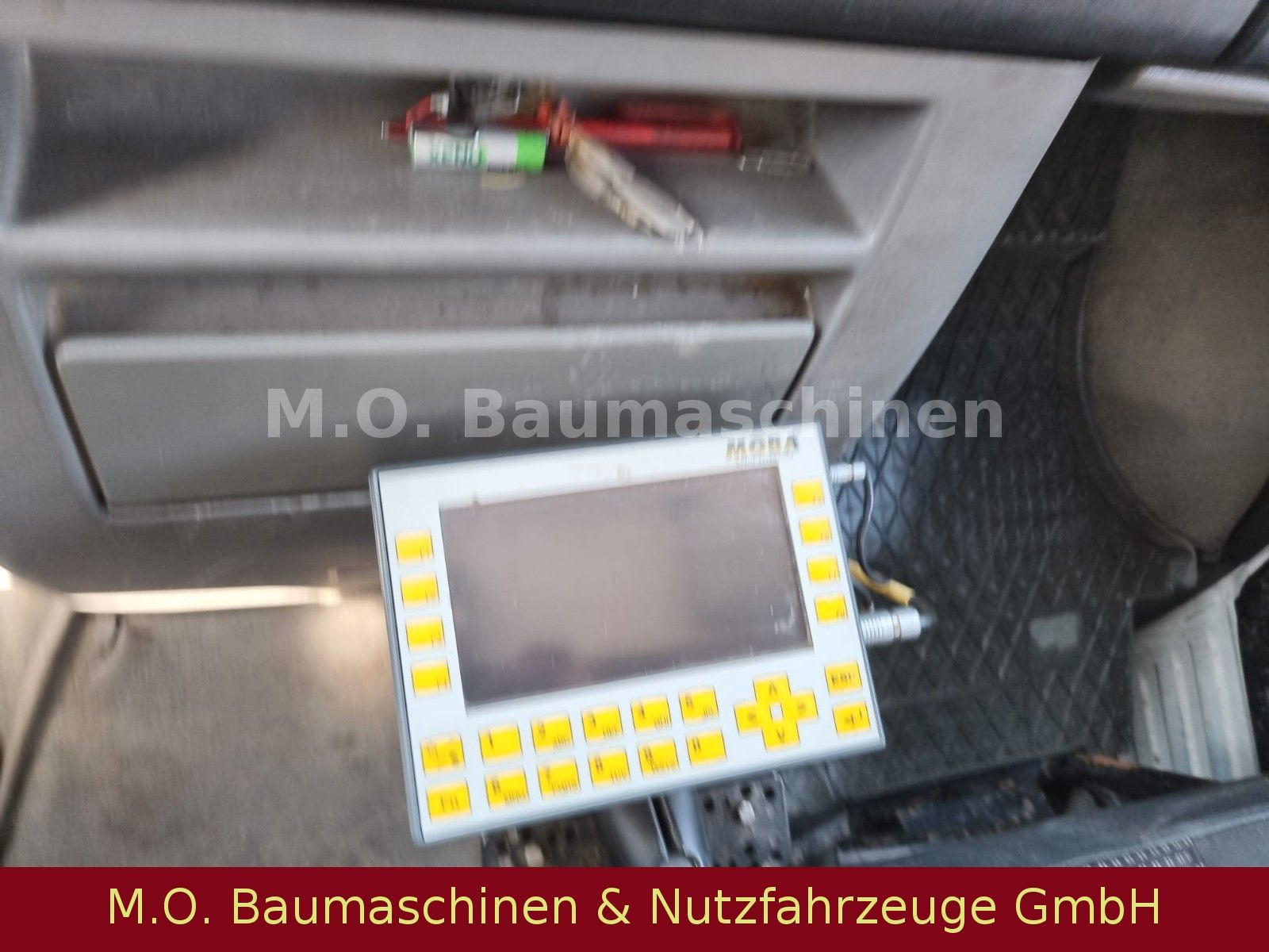 Fahrzeugabbildung Mercedes-Benz Vario 818 D / Euro 5  / Zöller Micro XL /