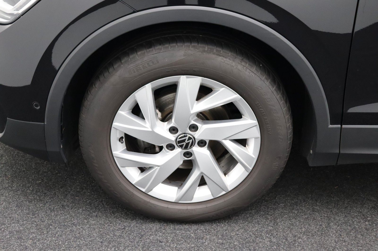 Fahrzeugabbildung Volkswagen Tiguan Elegance 2.0 ACC Matrix AHK