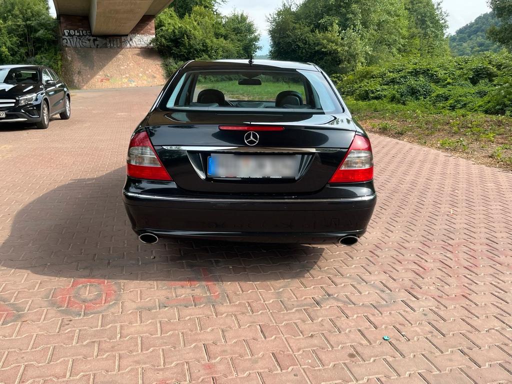 Mercedes-Benz E 280