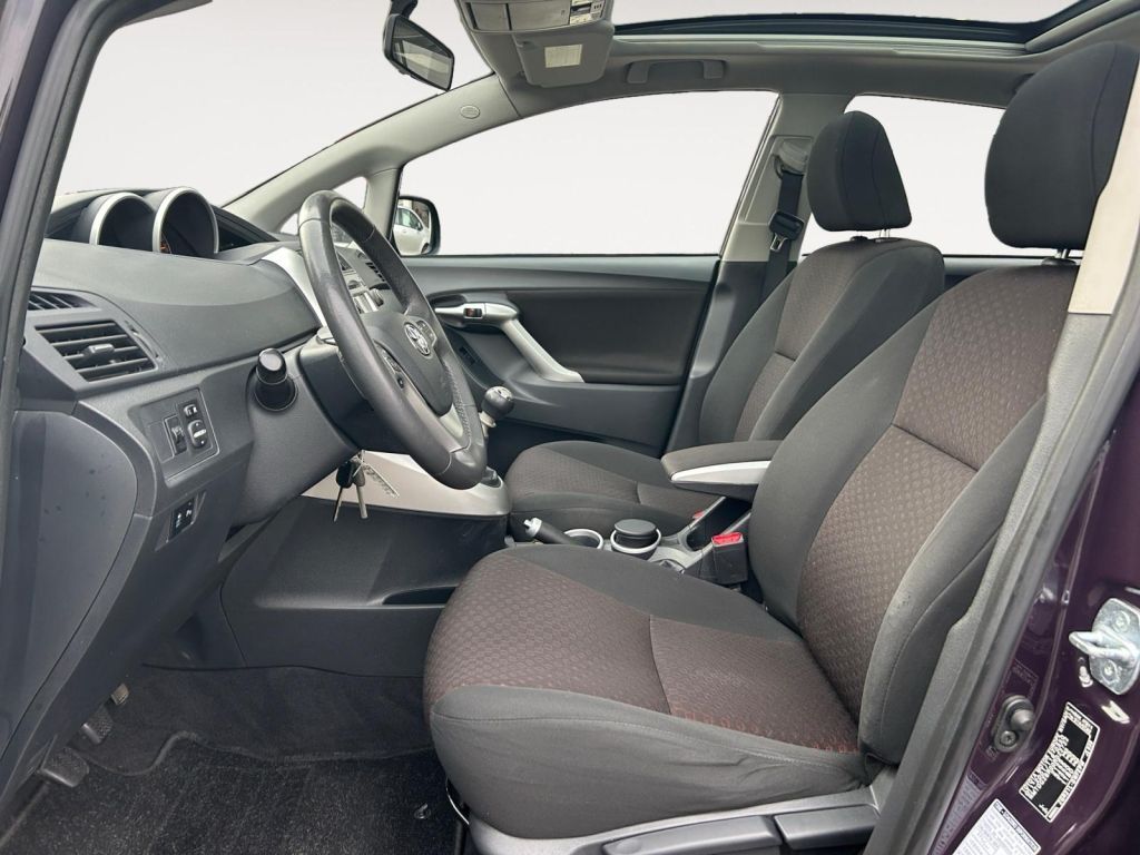 Fahrzeugabbildung Toyota Verso 1.8 Edition