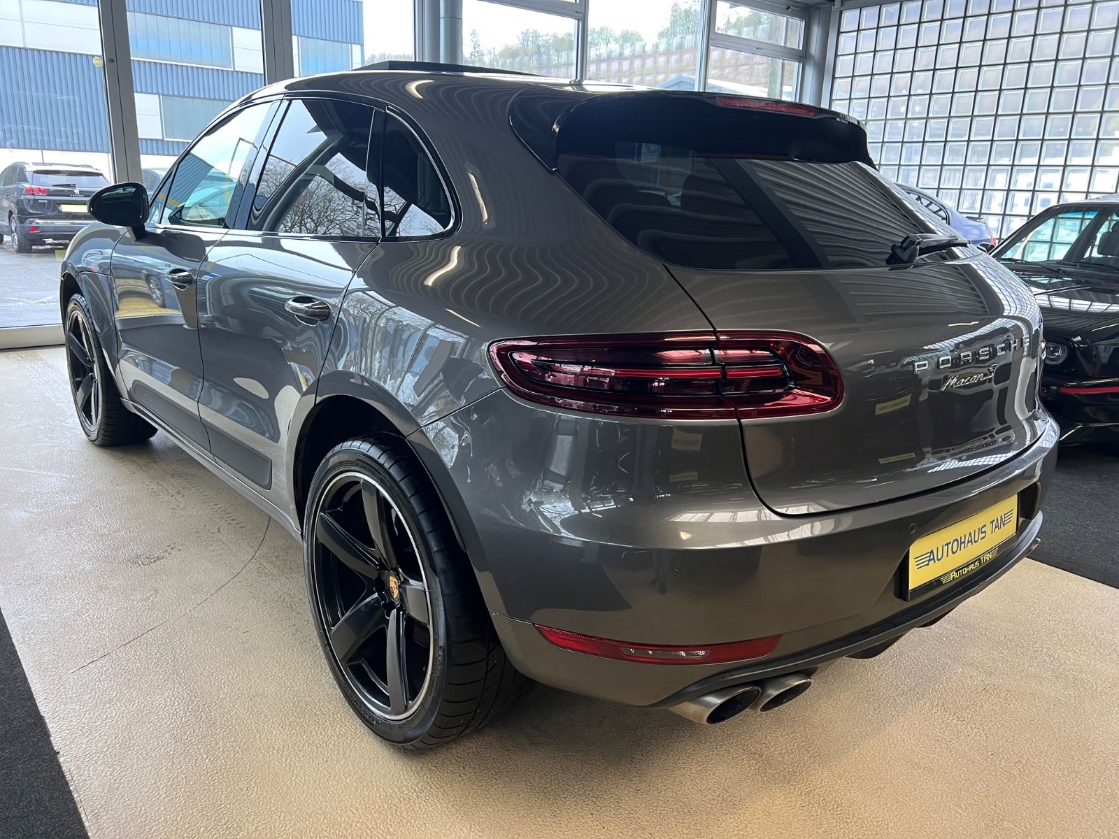 Fahrzeugabbildung Porsche Macan S *SITZBELÜFTUNG*PANORAMADACH*