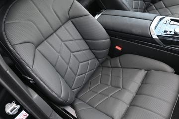 Fahrzeugabbildung BMW 740d xDrive *B&W*MASS*LUFT*360°*M-PKT PRO*21"*