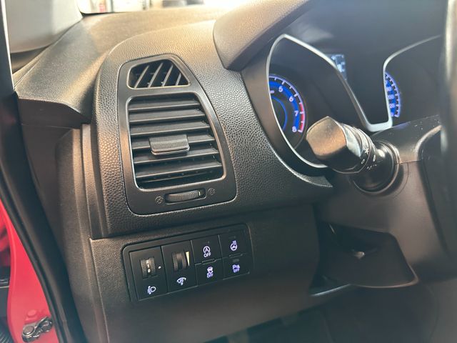 Hyundai ix20*TÜVSERVICE:NEU*SitzLenkradHZ*NAV*TEMPO*PD