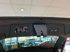Fahrzeugabbildung Volvo V90 D3 Momentum NAVI/LED/LEDER/SHZ/CAM/PDC