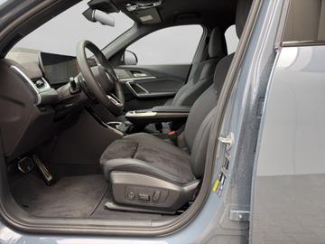2026 BMW IX2 缩略图 17