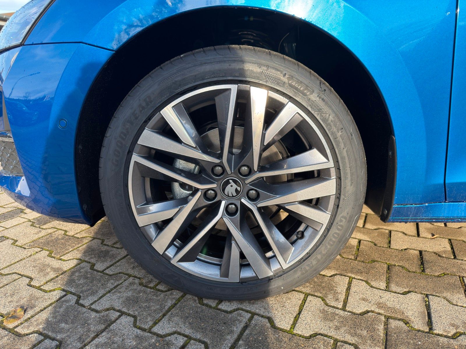 Fahrzeugabbildung SKODA Octavia Combi Balance 1,5 TSI mHEV 110 kW 7-Gang