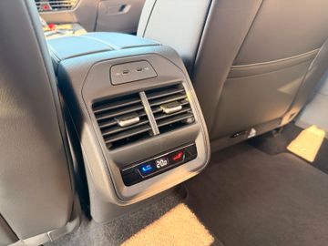 Volkswagen Passat Var. 2.0 TDI 150PS Business, MATRIX, AHK