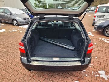 Mercedes E 200 - 9