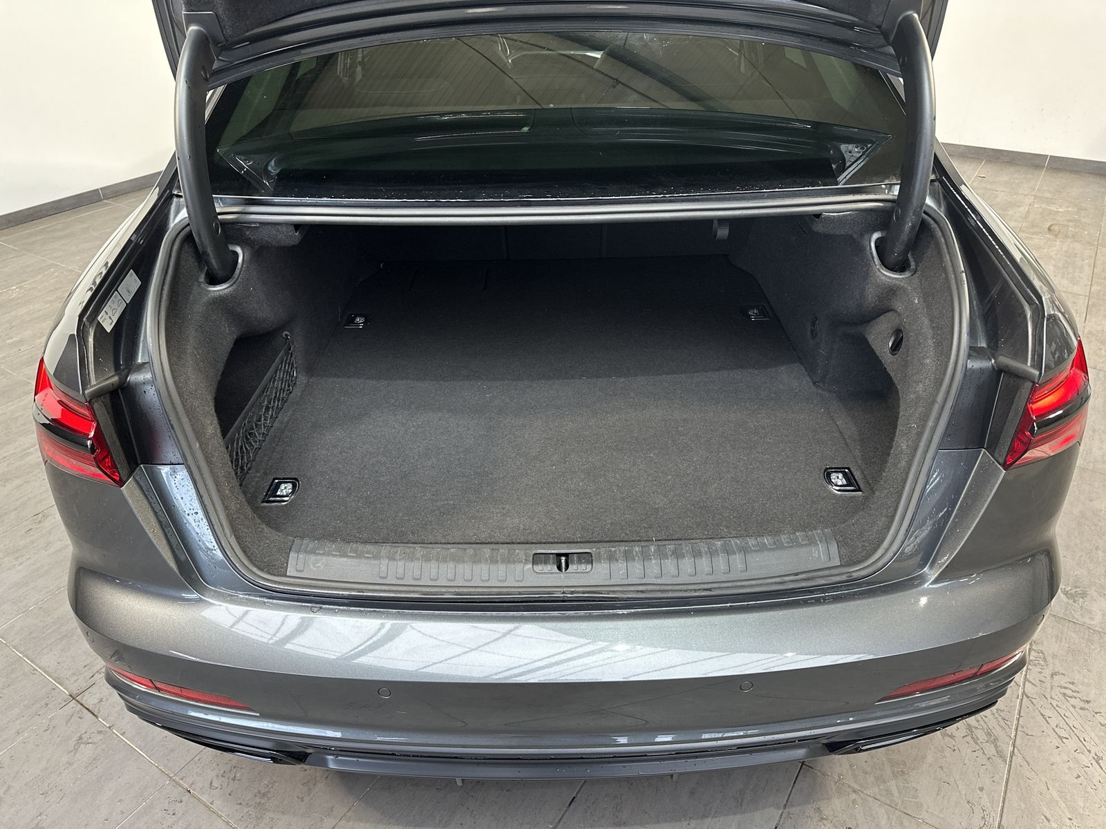 Fahrzeugabbildung Audi A6 55 TFSI e Quattro S-Line NAV+MATRIX+AHK+PANO