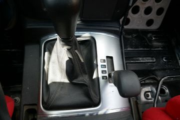 Fahrzeugabbildung Mitsubishi Pajero 3.2 DI-D Rallyeumbau mit Überrollkäfig