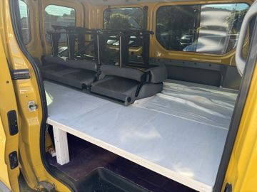 Renault Trafic L1H1  Expression+Navi+AHK+9Sitze+Bett