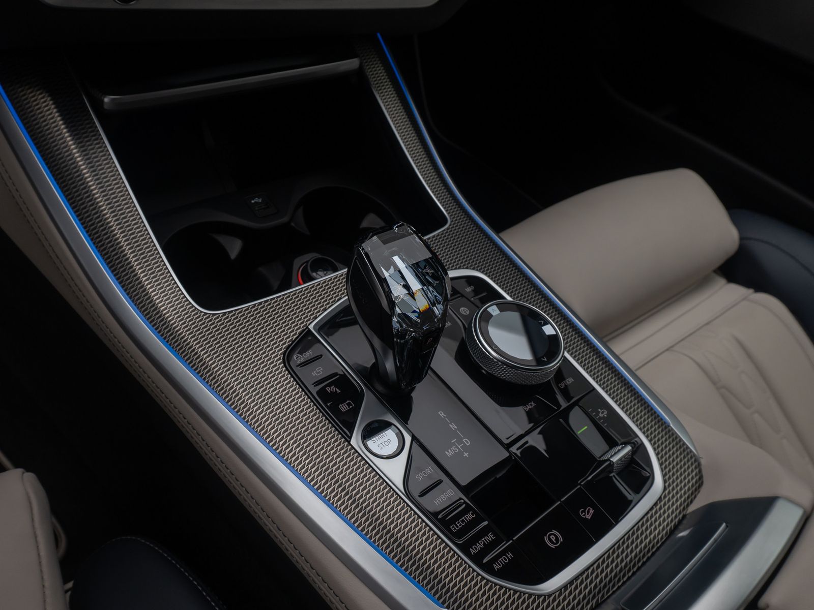 Fahrzeugabbildung BMW X5 xD45e MSport HUD H/K 360°Laser DAB Individual