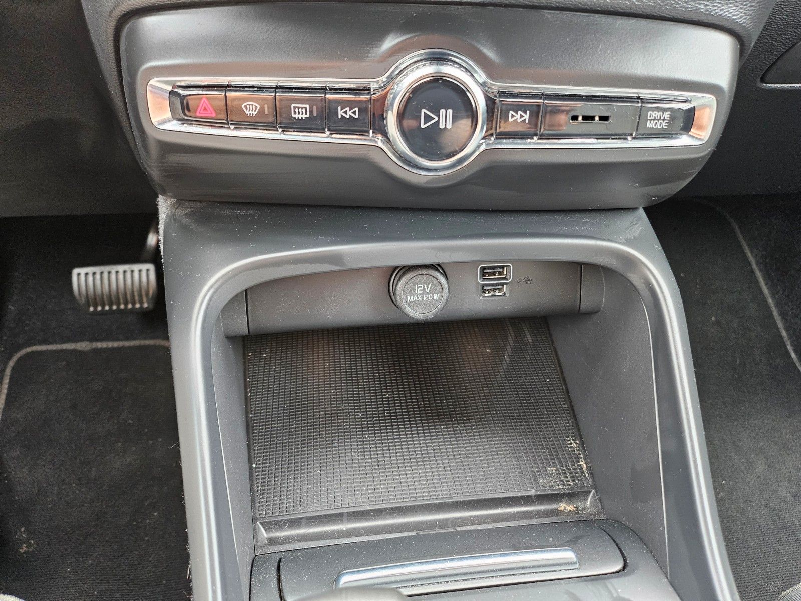 Fahrzeugabbildung Volvo XC40 Inscription Expression Recharge Plug-In Hyb