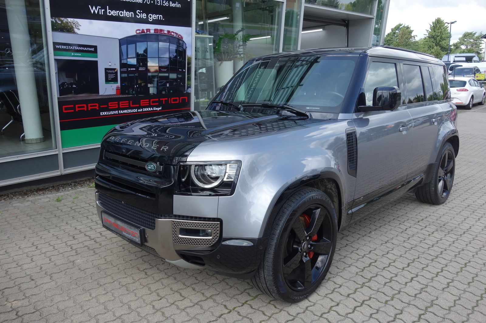 Land Rover DEFENDER D300 X 4x4 22'' 7SITZ LUFT PANO STDHZG foto 1