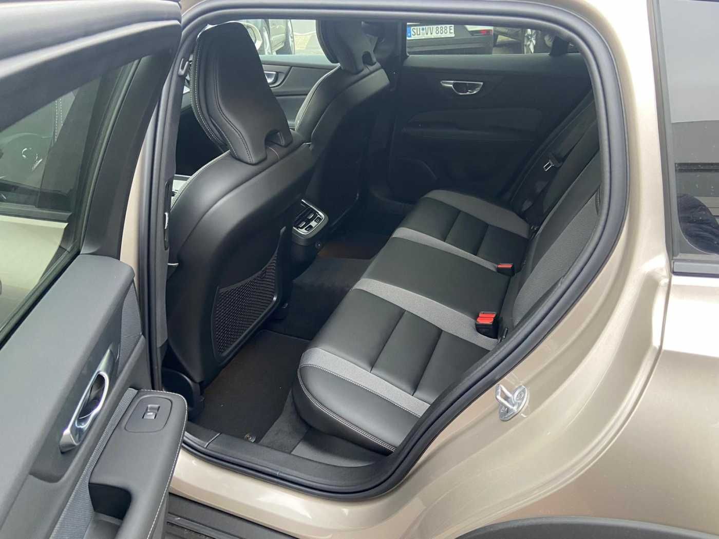 Volvo V60 CC B4 AWD Ultimate,Pano360°20''STH,HUD,SpSit foto 12