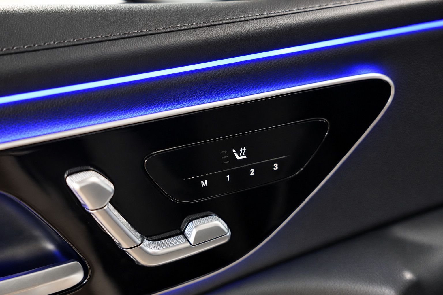 Fahrzeugabbildung Mercedes-Benz E E 220d*AMG*Ambiente*360°*Digital Light*Virtual