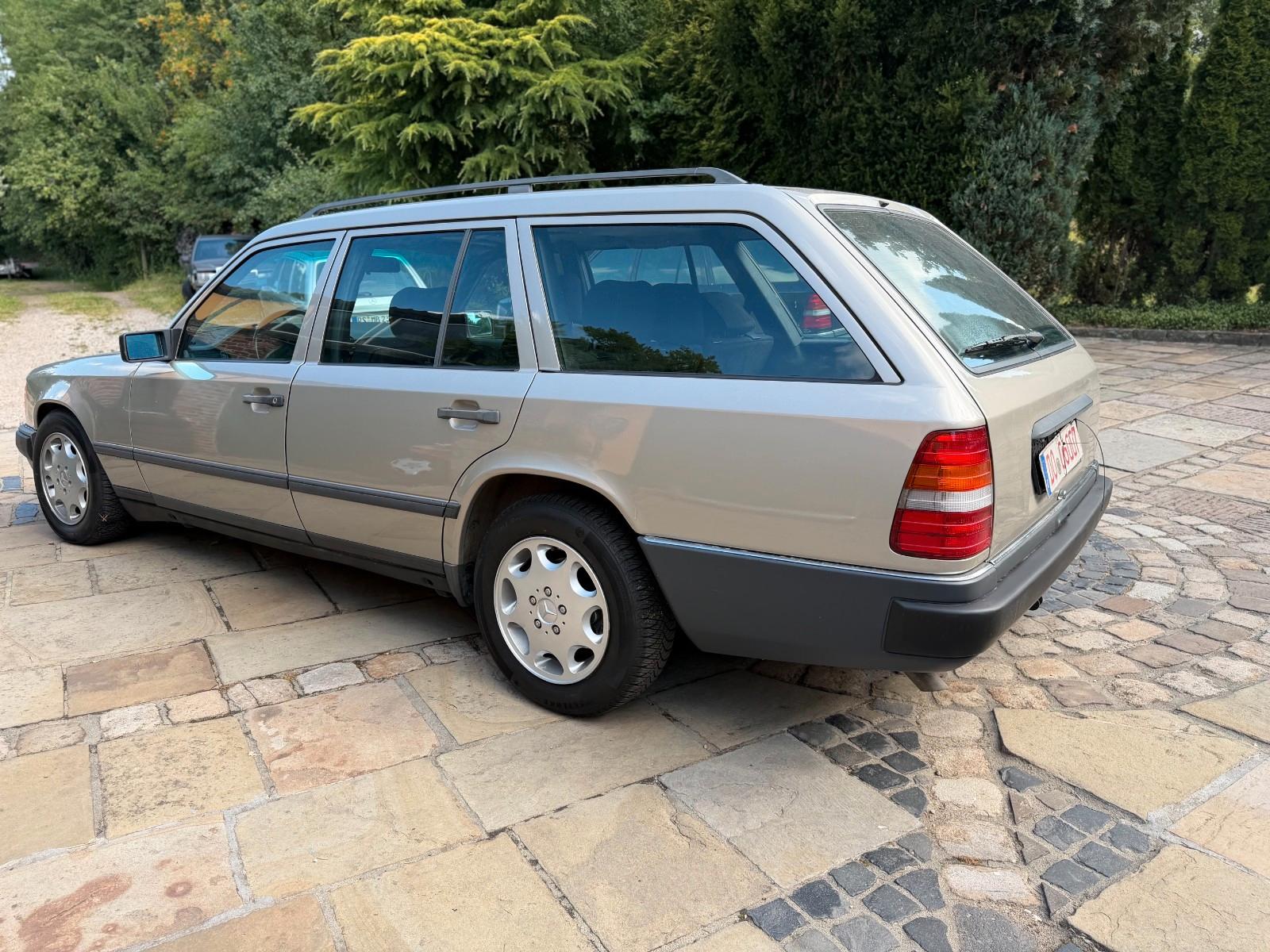 MERCEDES-BENZ 300 TD W124 109 CH BVA - 2ème MAIN - TOIT OUVRANT - 88000 km
