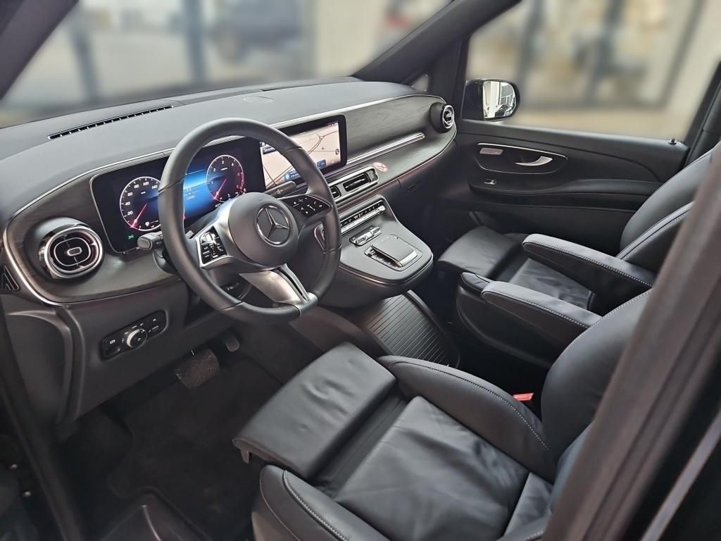 Fahrzeugabbildung Mercedes-Benz V 300 Avantgarde lang 7 Sitze STHZ DISTRONIC AHK