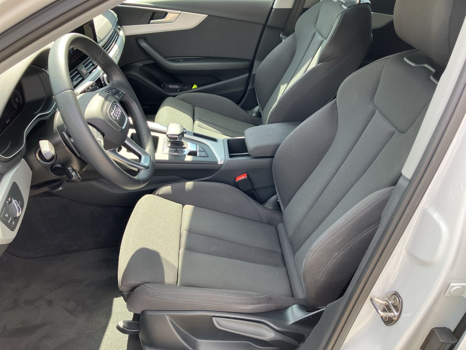 Fahrzeugabbildung Audi A4 Allroad 40 TDI quattro AHK Navi AVC ACC PDC S
