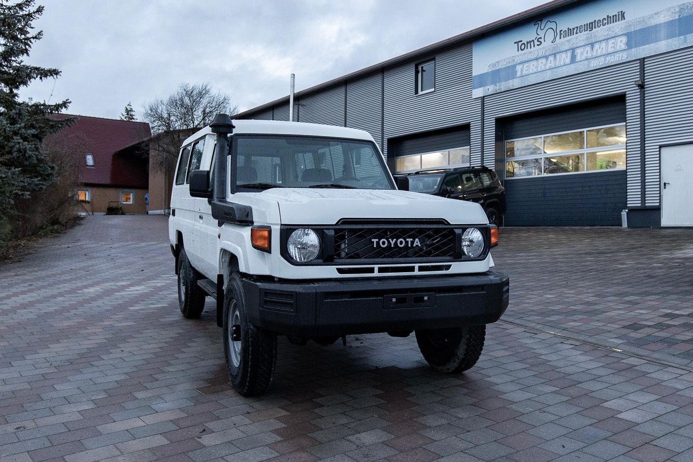 Toyota Land Cruiser GRJ78 LX 2025 Facelift imagem 3