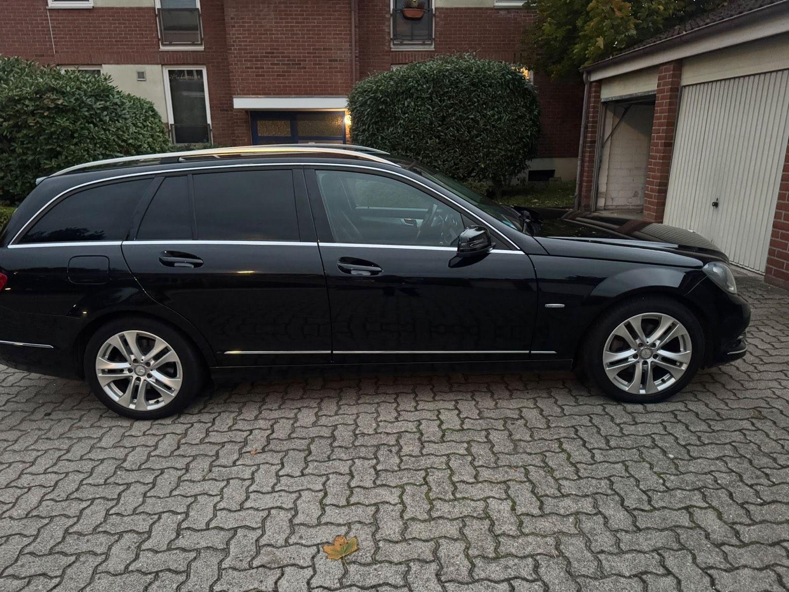 Mercedes-Benz C220 2011 — photo 9