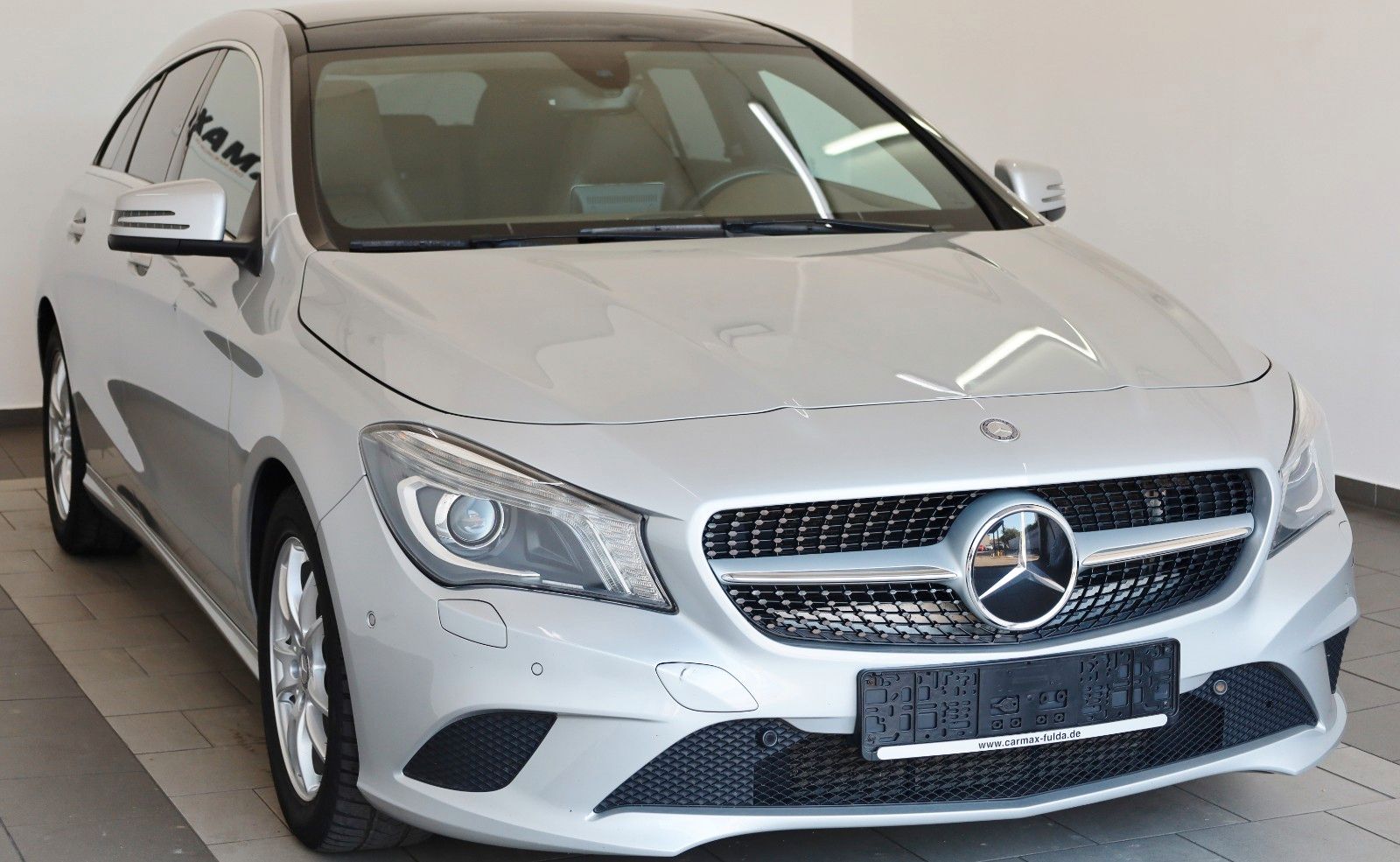 Fahrzeugabbildung Mercedes-Benz CLA 220d SB Leder,Navi,Xenon,Panorama,ACC,SH,PDC