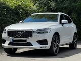 Volvo XC60 T5 AWD R Design PANO+AUTOPILOT+PDC&KAM+ACP - Volvo XC60: Allradantrieb