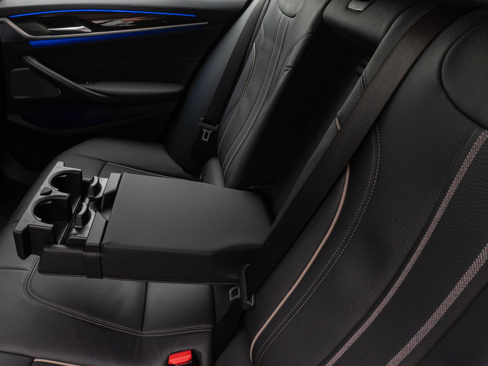 Fahrzeugabbildung BMW 520d Luxury Line Kamera DAB H/K DisplKey Alarm