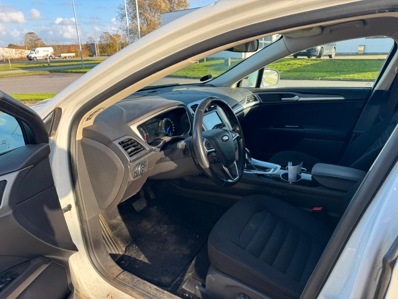 Ford Mondeo 2015 — photo 9