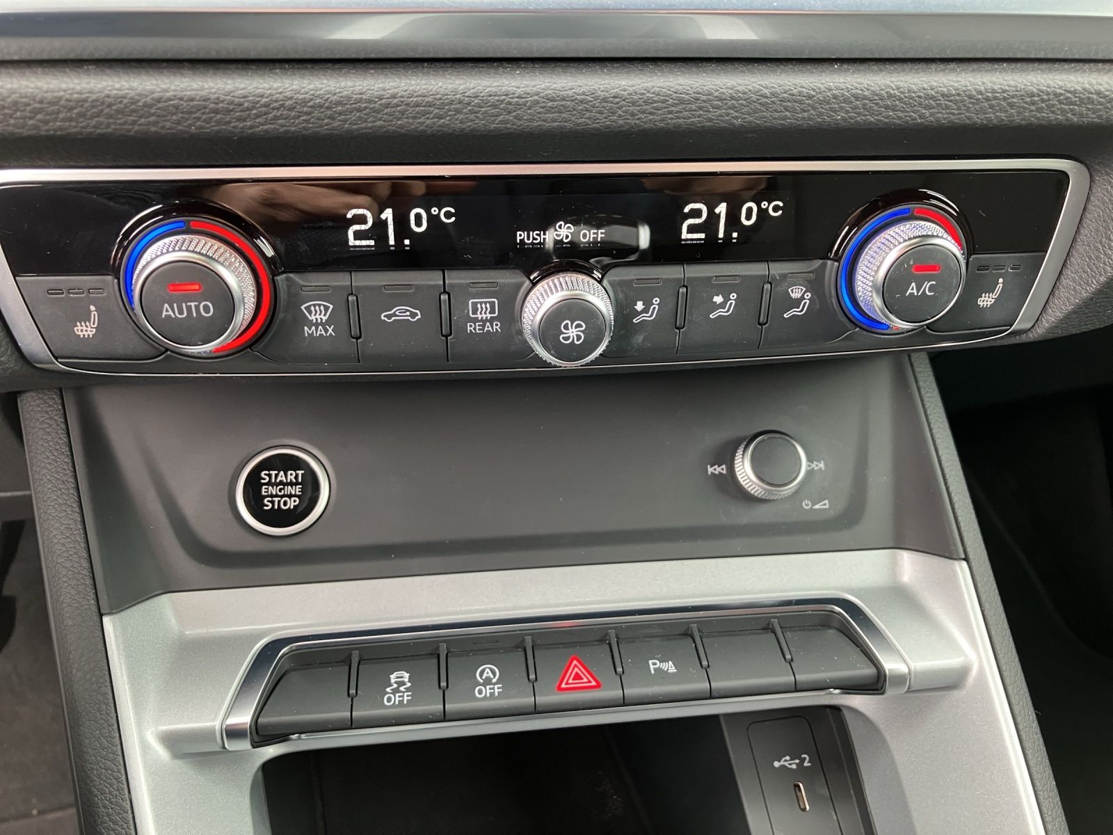 Fahrzeugabbildung Audi Q3 35 TFSI S line