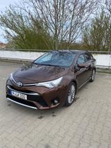 Toyota Avensis 1,8-l-Valvem. Executive Touring Spor... - Toyota Avensis Executive mit Benzin-Antrieb