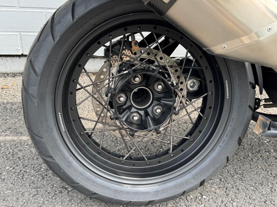 Fahrzeugabbildung Triumph Tiger 1200er Desert Edition Koffer Bügel Scheibe