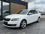 Skoda Octavia Lim. Elegance*AUTOMATIK*KLIMA*BI-XENON