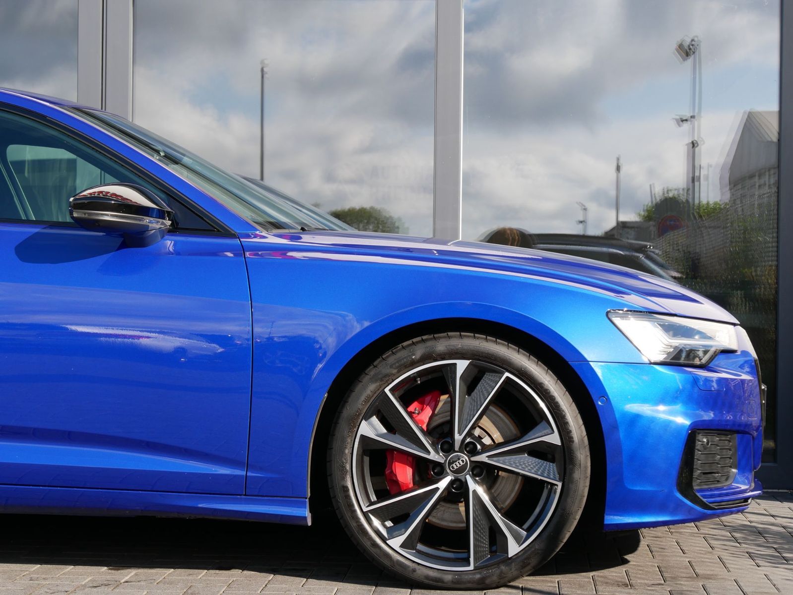 Fahrzeugabbildung Audi A6 55 TFSI e quattro sport MATRIX LED 21" B&O