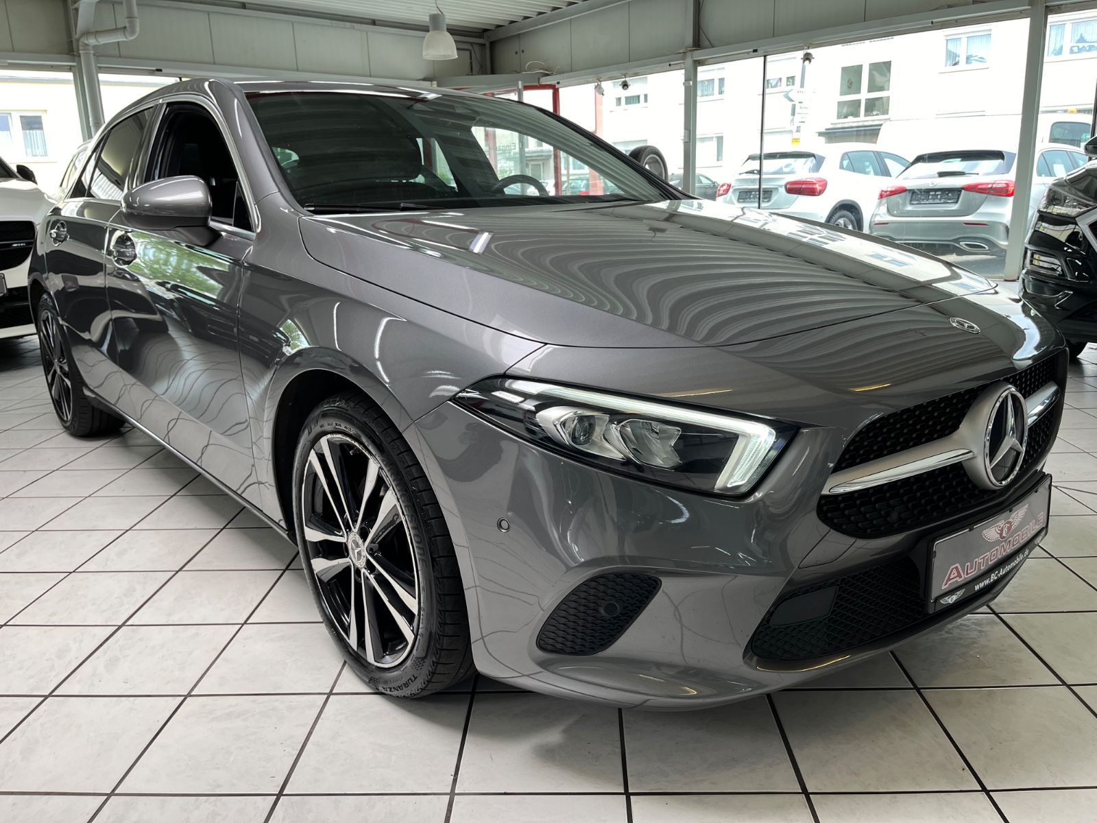 MERCEDES-BENZ A 200 Edition19 KEYLESS LED NAVI AMBIENTE KAMERA