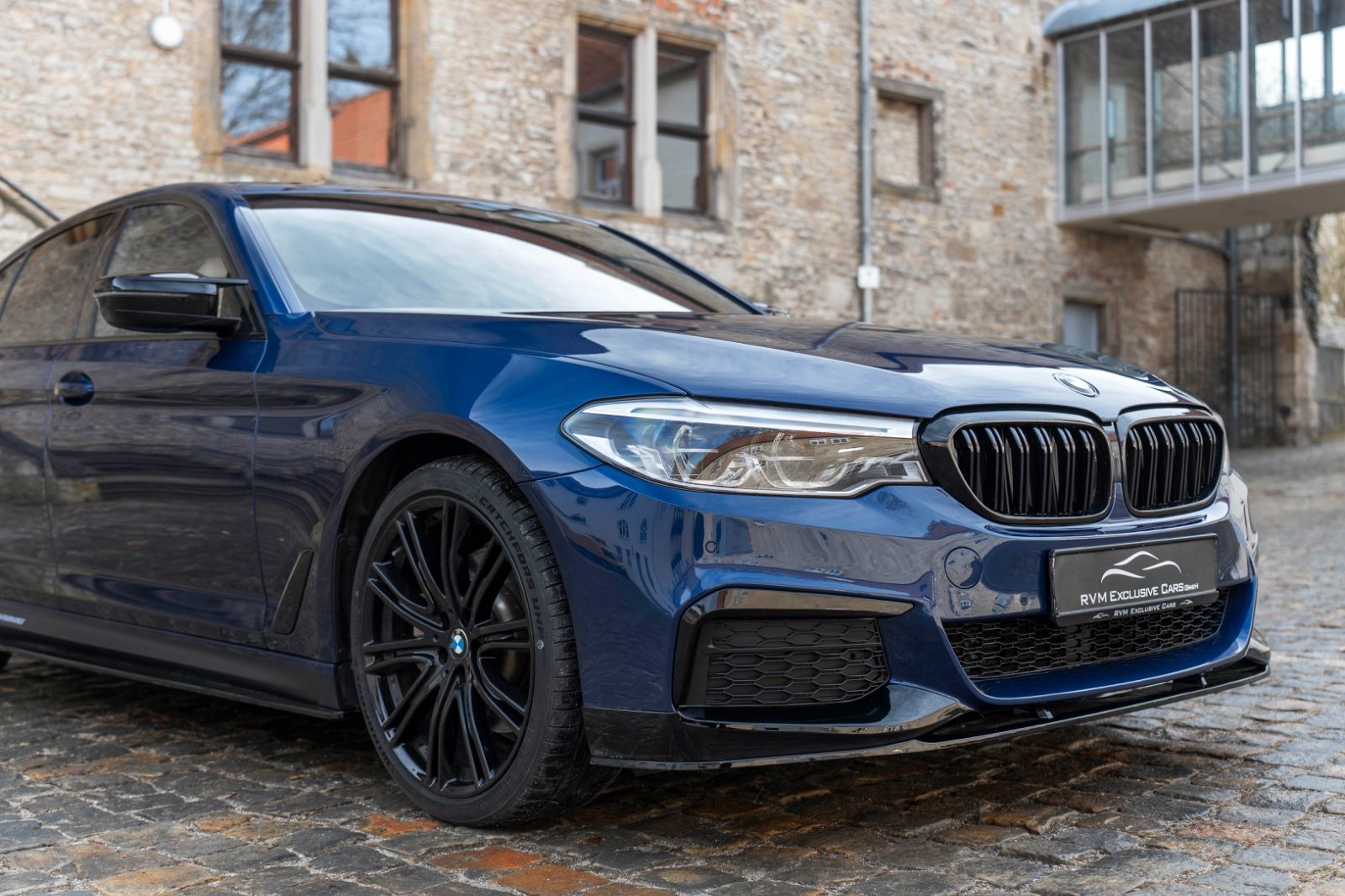 Fahrzeugabbildung BMW 530I M-PERFORMANCE LED KAM CARPLAY TOTW RDK HIFI