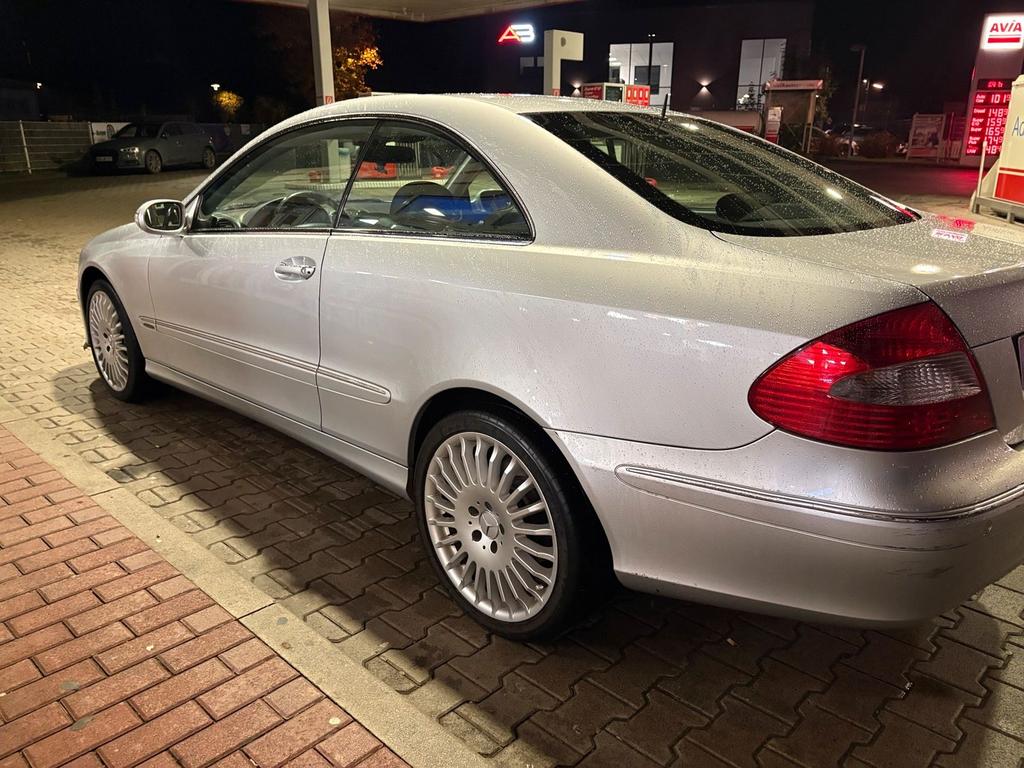 Mercedes-Benz CLK 320