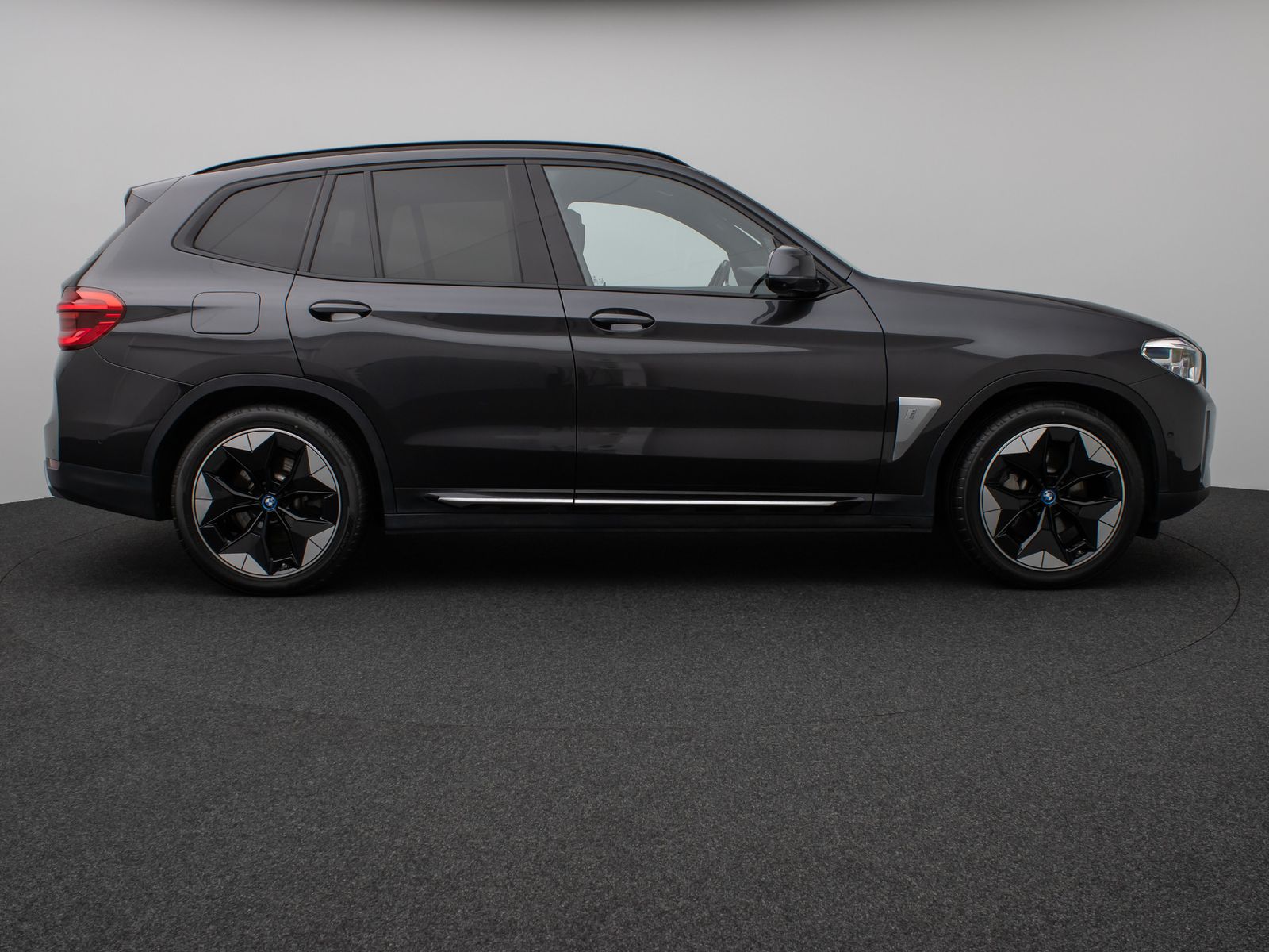 Fahrzeugabbildung BMW iX3 Impressive Panorama 360°HUD DAB H/K Sport