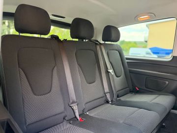 Mercedes V 220 - 11