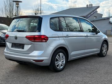 Volkswagen Touran - 10